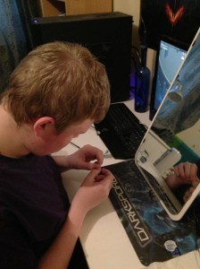 Linsinsättning Hugo 18 sept 2013 024