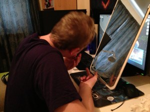 Linsinsättning Hugo 18 sept 2013 035