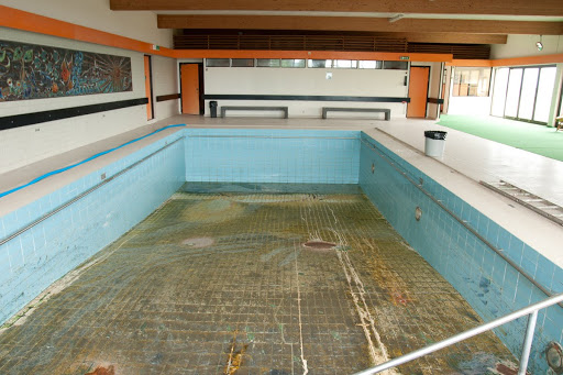 badhus tom simbassäng